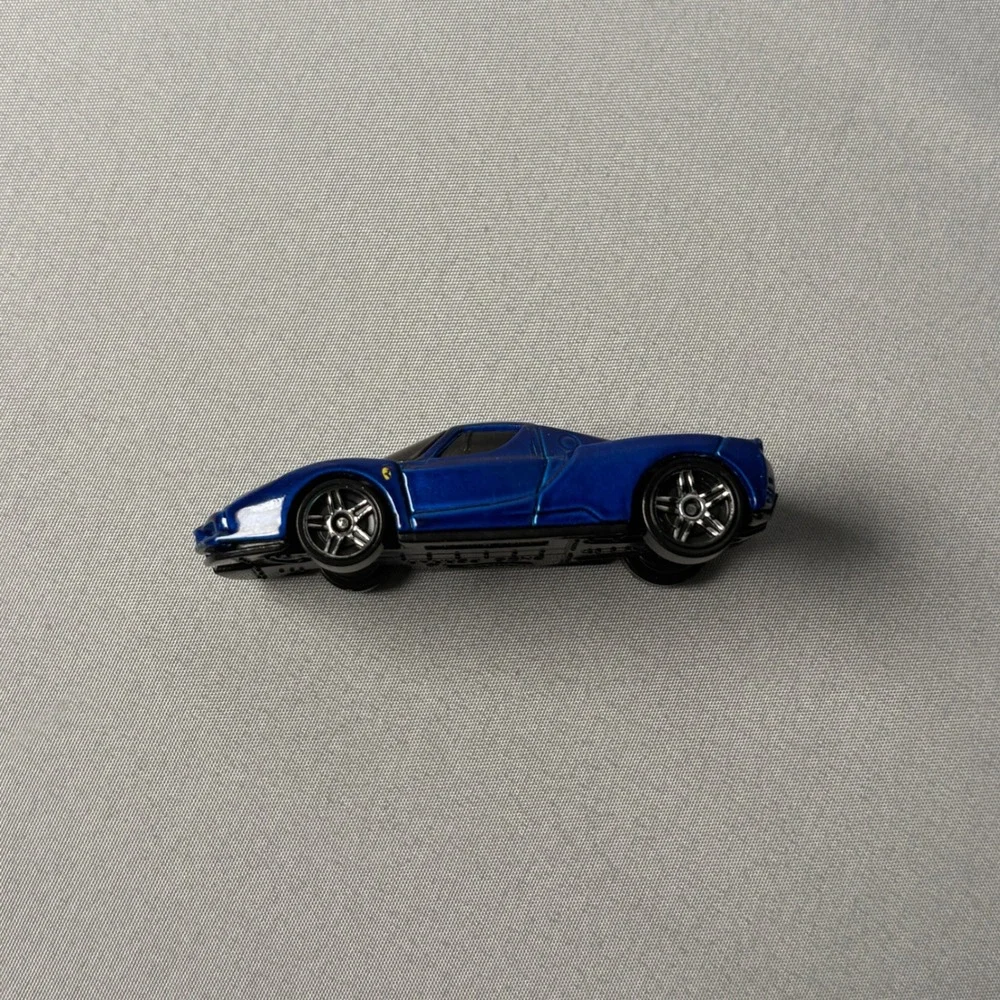 Hot Wheels Enzo Ferrari Blue 2002 Mattel Diecast Toy Car 1:64 Scale